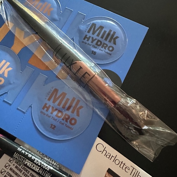 Bundle of 13 makeup items inc liner, setting powder and spray - Picture 4 of 7